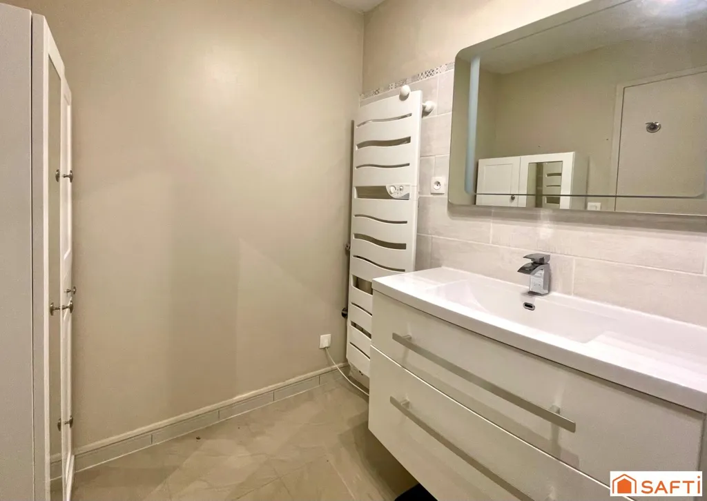 Salles de bain - Appartement Rez-de-Chaussée avec Patio à Blois