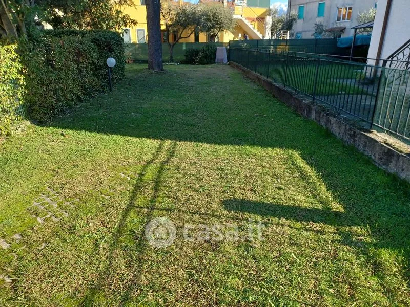 Aed - Rear-Adjoining Villa with Garden in Ameglia