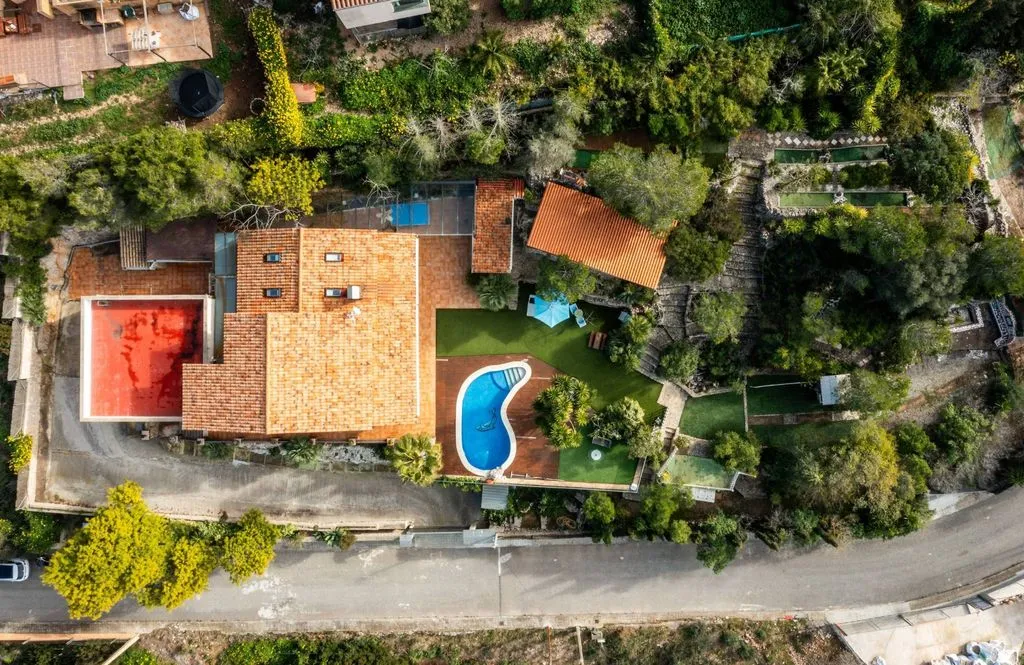 Õhuvaade - Detached House with Pool in Plana Novella