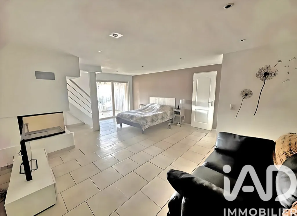 Chambres - Maison Traditionnelle avec Piscine à Grasse
