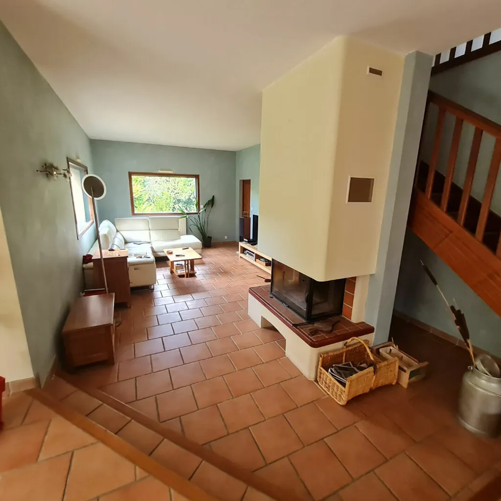 Soggiorno - Architectural House with Garden in Cintre