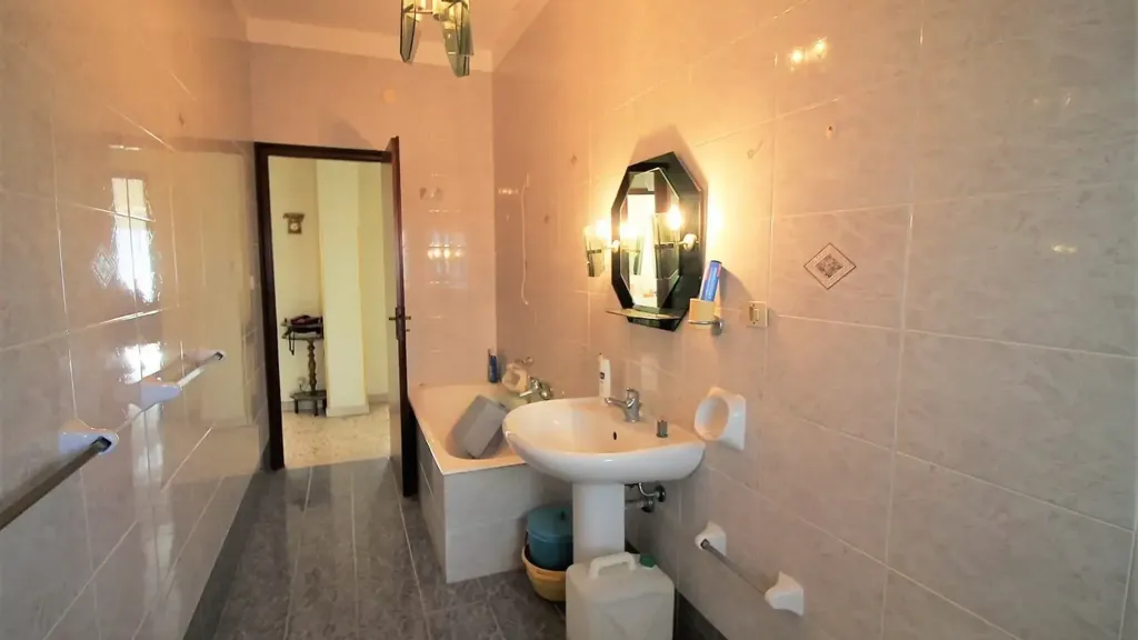 Bagni - Appartamento con terrazzo a Siracusa