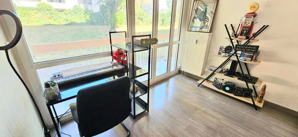 Bureau - Appartement avec Balcon au Centre de Gaillon