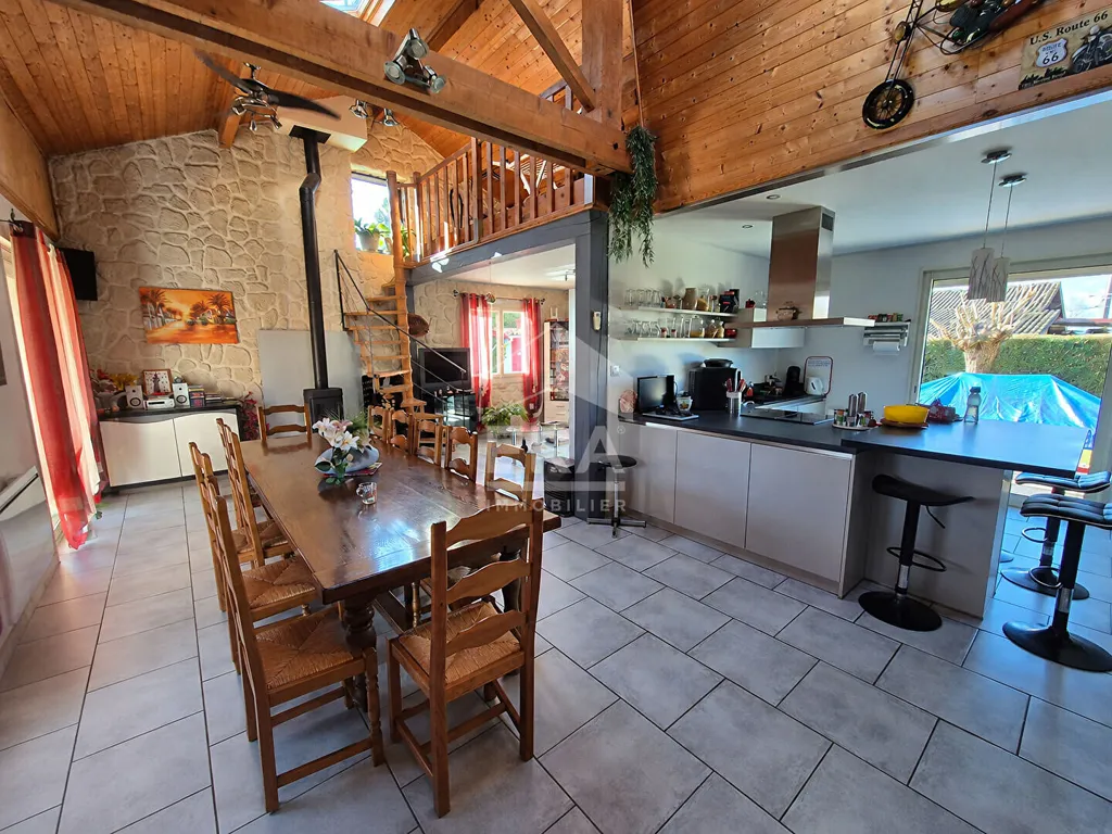 Söögituba - House with Pool in Meillonnas