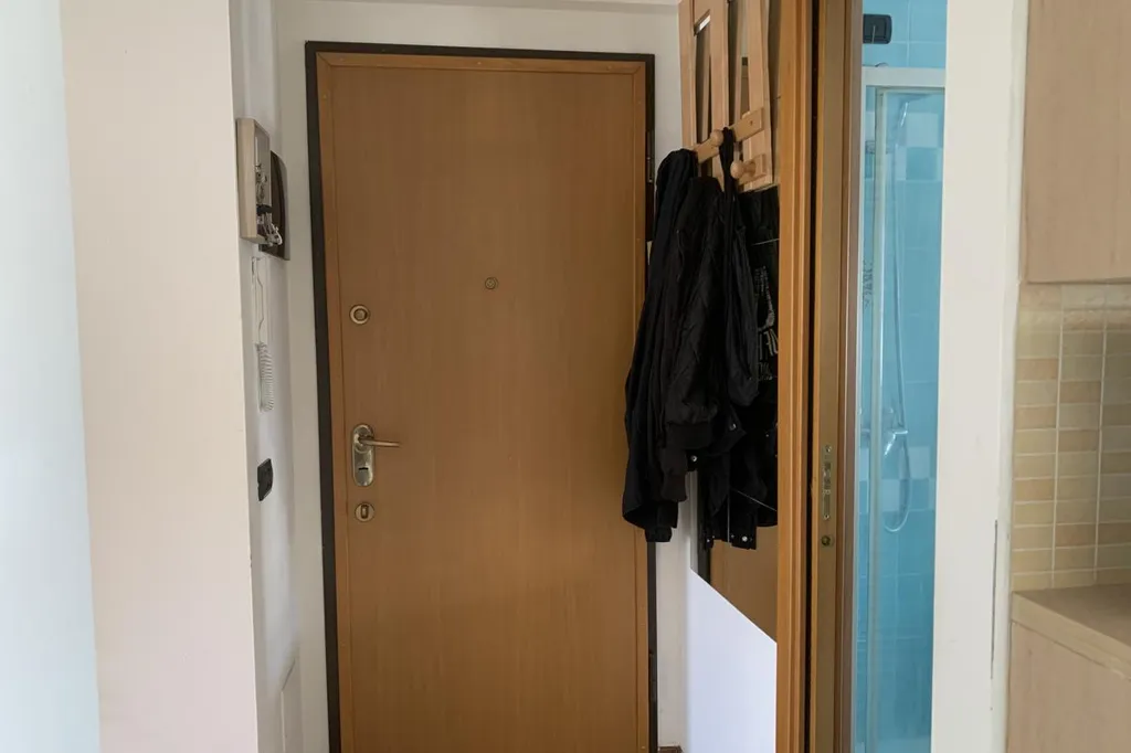 Hallway - Duplex Apartment with Balcony in Monza