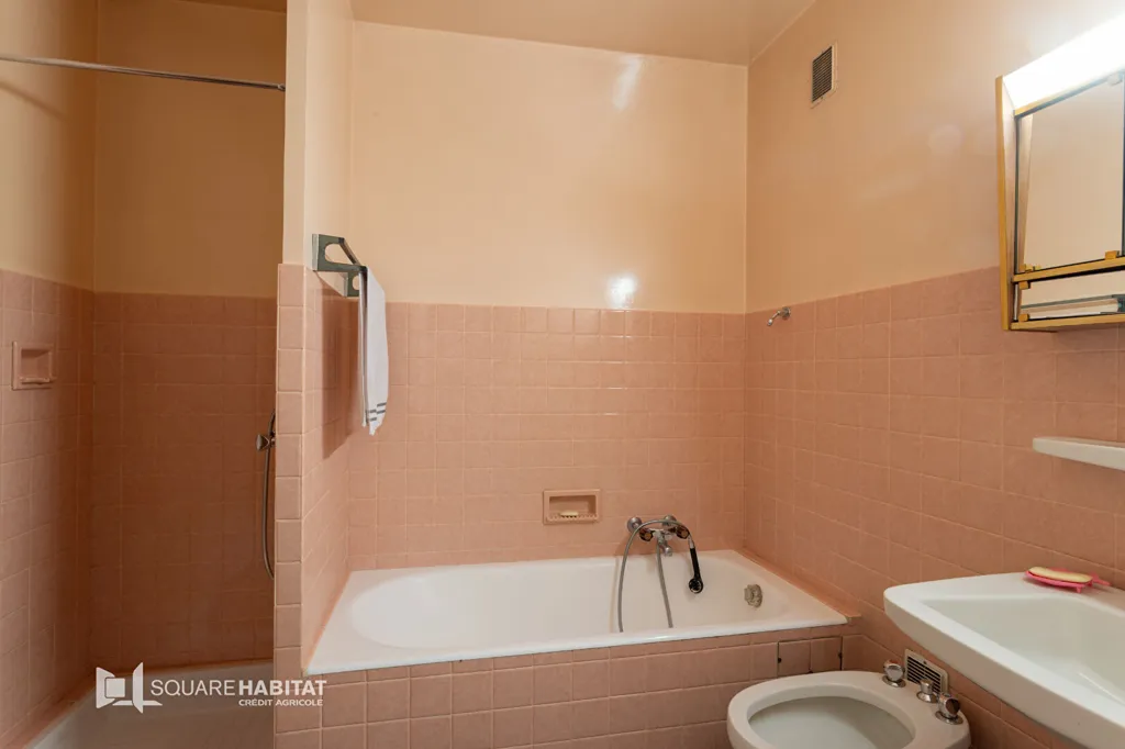 Bathrooms - Renovable 3-Bedroom Apartment in Annemasse