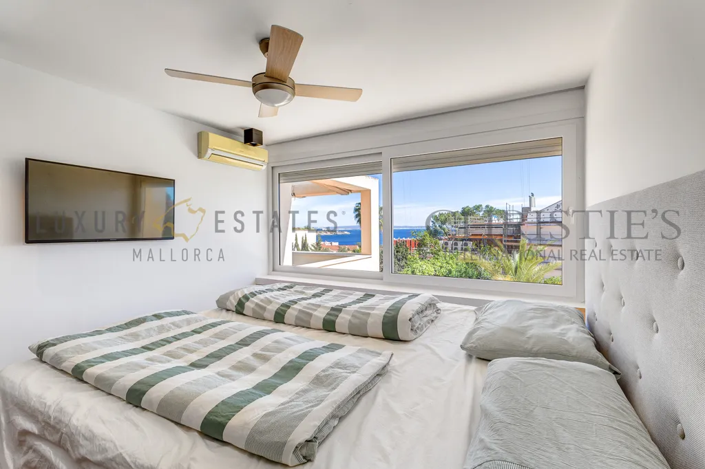 Chambres - Apartment with Sea View in Cas Català