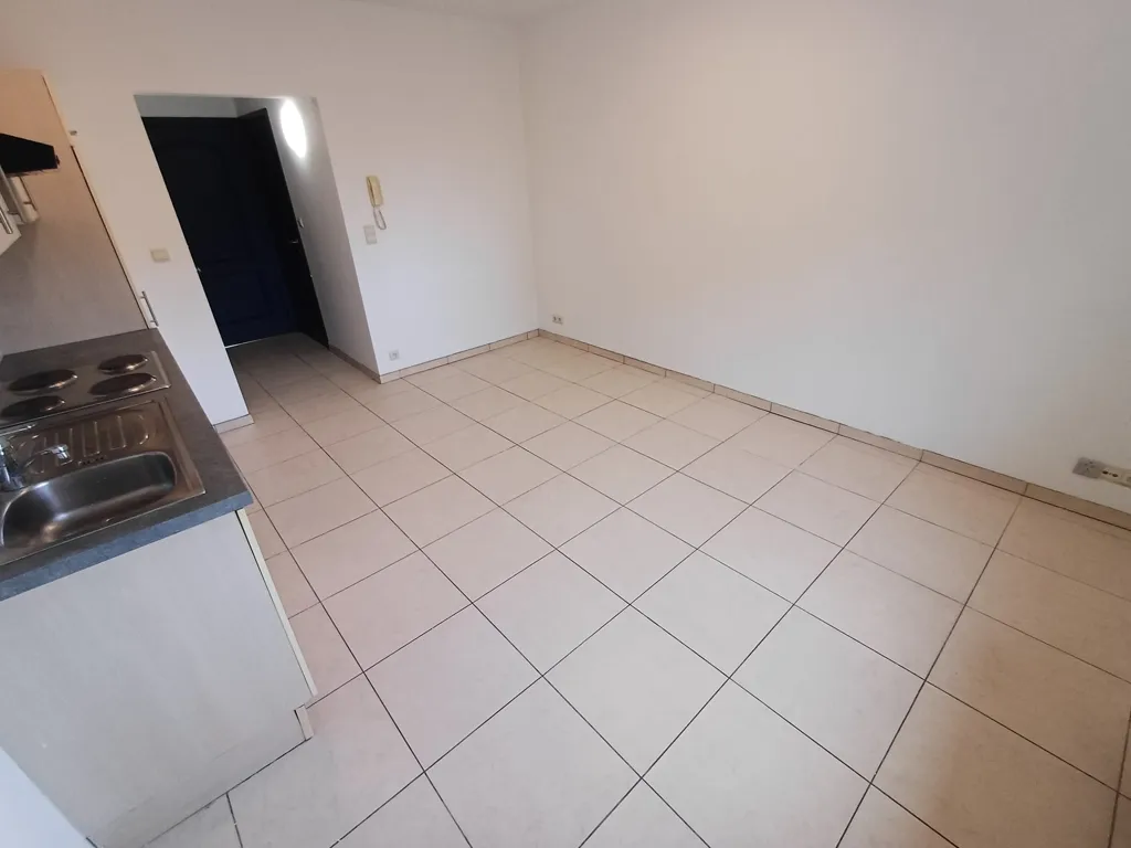 Köök - Bright 1-Bedroom Apartment in Sombreffe