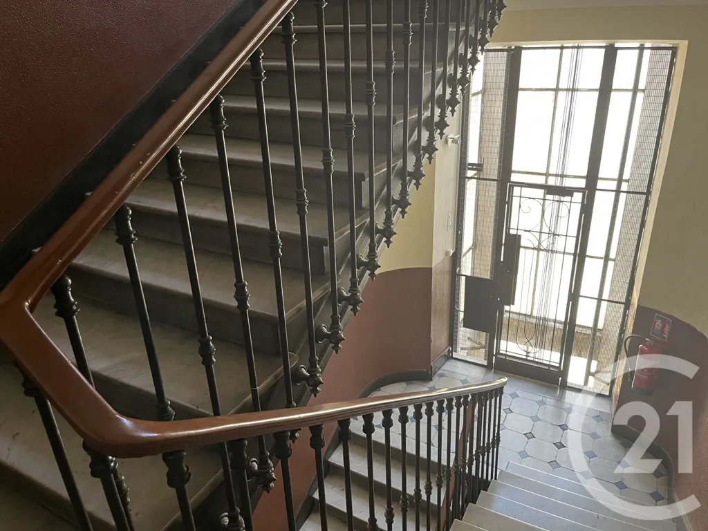 Toad - 4-Bedroom Apartment with High Ceilings in Nice