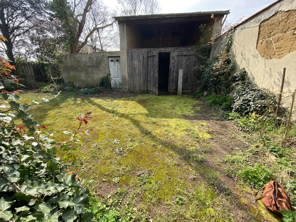 Aed - Old House with Potential Duplexes in Saint-Genis-Laval