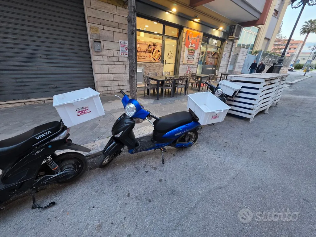 Extérieur - Established Pizzeria with Station Proximity in Bisceglie
