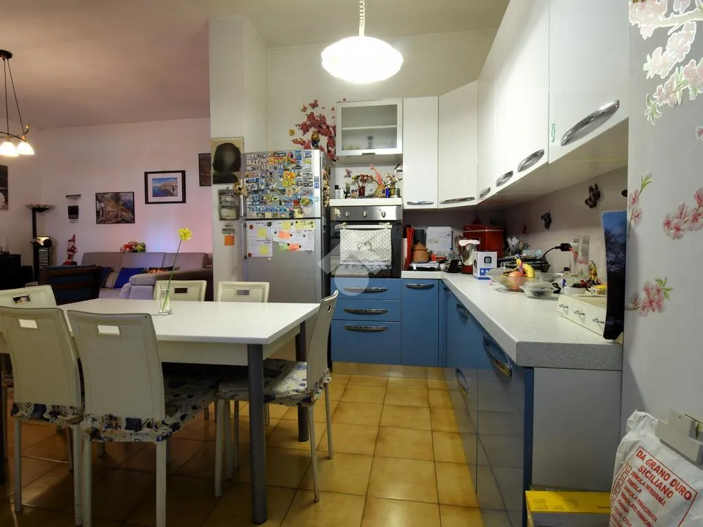 Salle à manger - Top Floor Apartment with Balconies in Rozzano