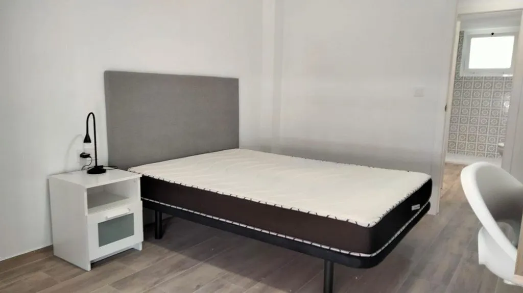 Magamistoad - Student-Friendly Flat with Balcony in Altabix