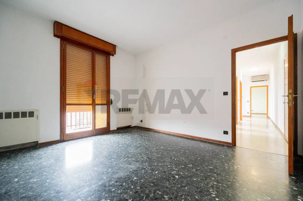 Toad - Spacious Apartment with Panoramic View in Guastalla Centre