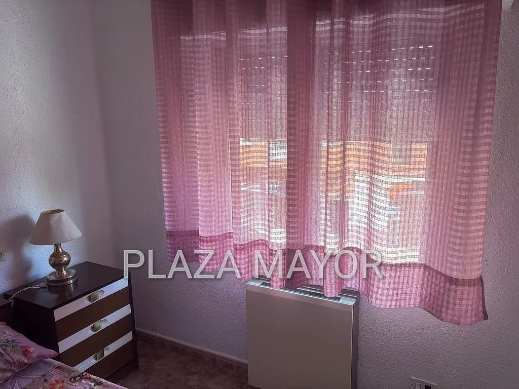 Chambres - Furnished Flat with Balcony in Rollo
