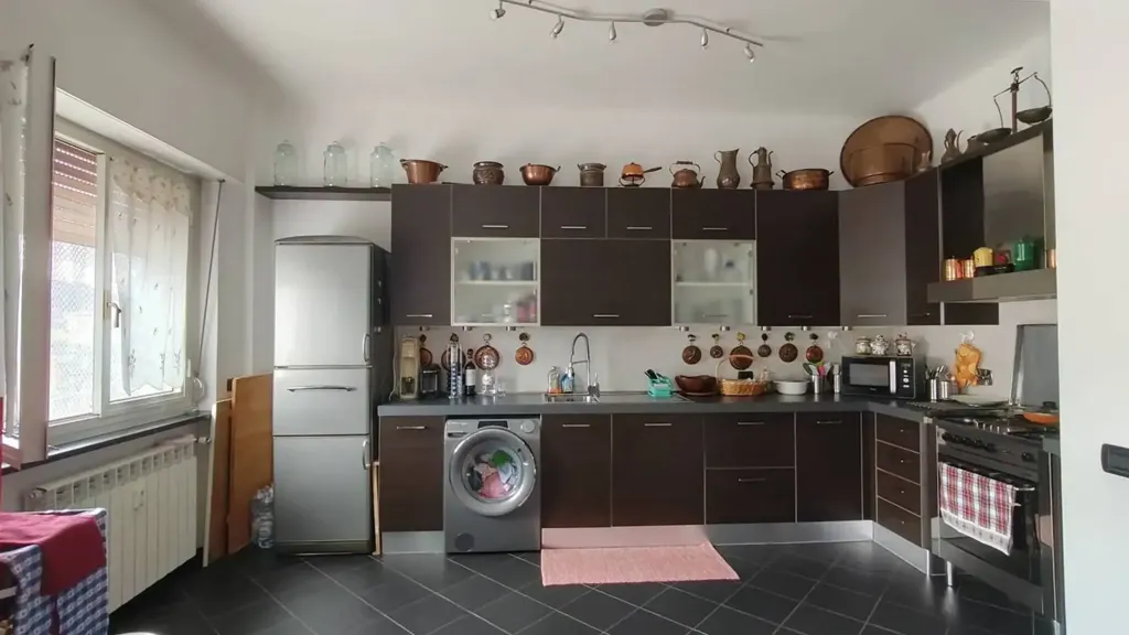 Kitchen - Panoramic Apartment with Balconies in Genoa