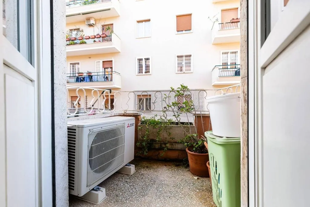 Rõdu - Luxury Flat with Balcony in Rome's Trieste