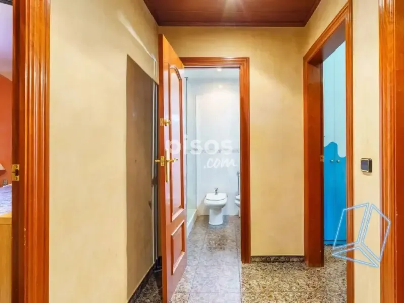 Esik - Ground Floor Flat with Balcony in Gavà