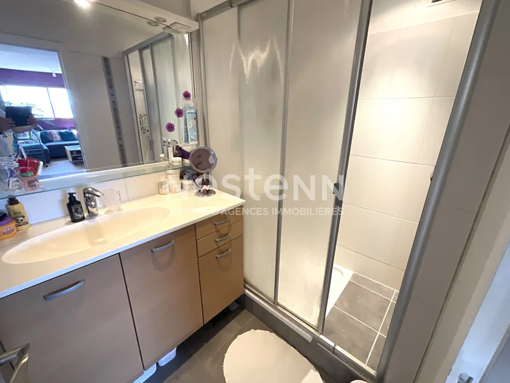 Bagni - Bright 3-Piece Apartment with Balcony in Houilles