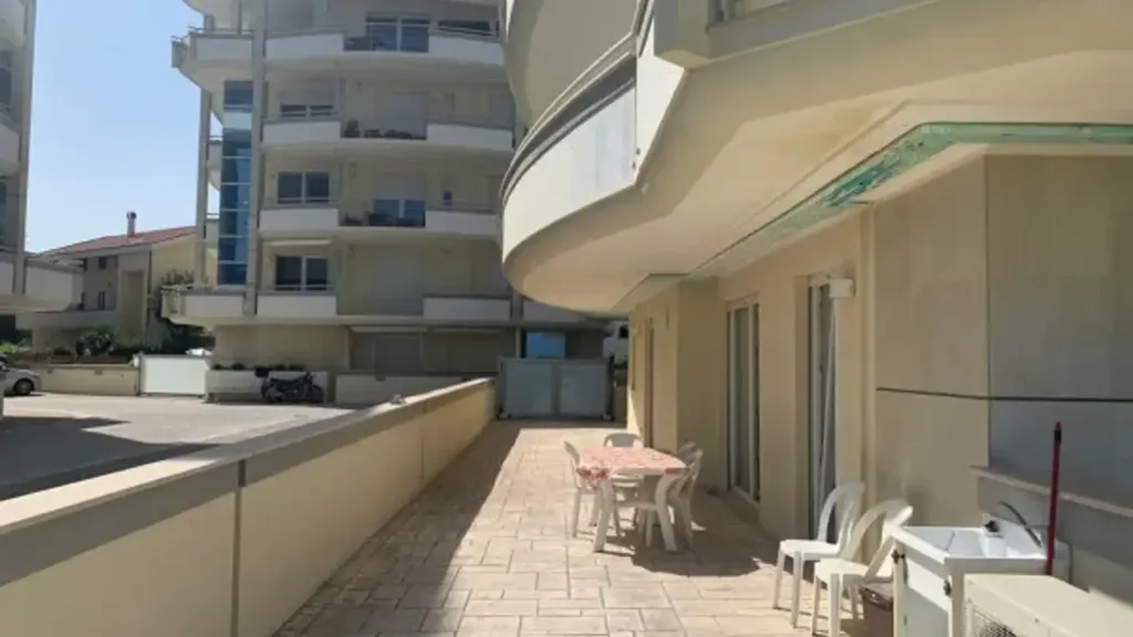 balcony