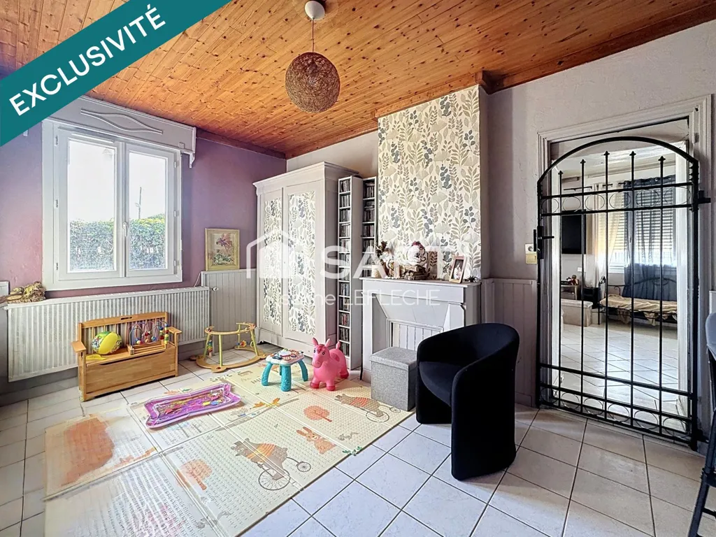 Pièces - Maison en Brique avec Garage et Dépendances près de Péronne