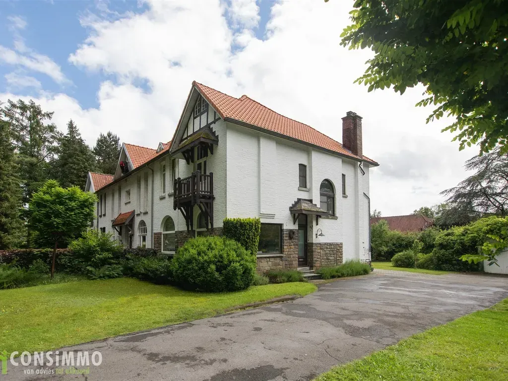 Extérieur - Maison Caractéristique avec Terrasse à Genk