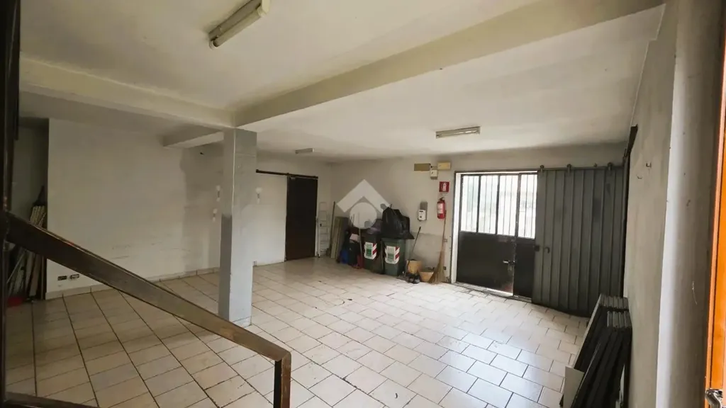 Garage - Villa with Garden in Borgo Virgilio