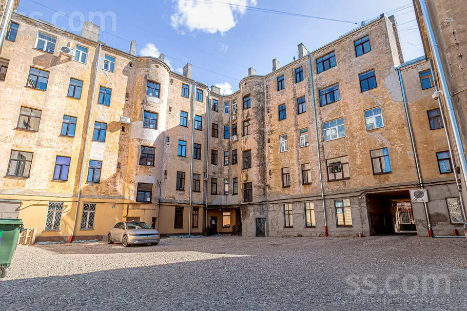 Appartement 6 pièces à Rīga