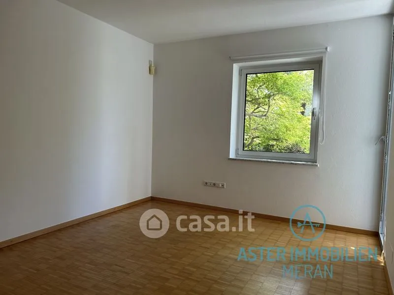 Toad - Villa with Extensive Garden in Lana