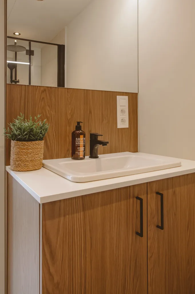 Salles de bain - Studio avec Parking à Mol