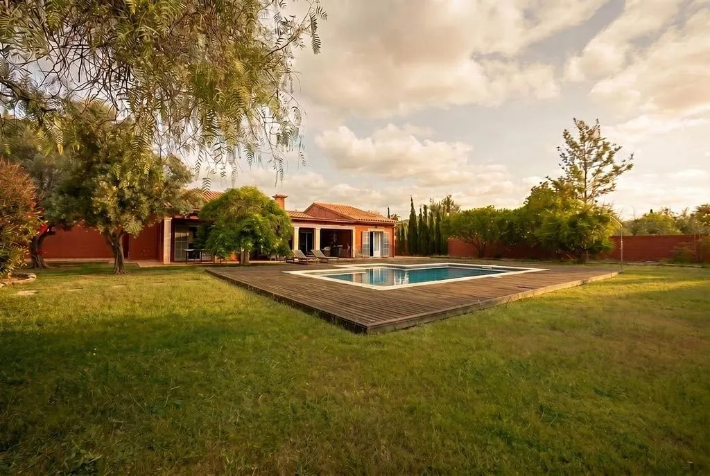 Pool - Single-Storey Villa with Pool in Sa Planera