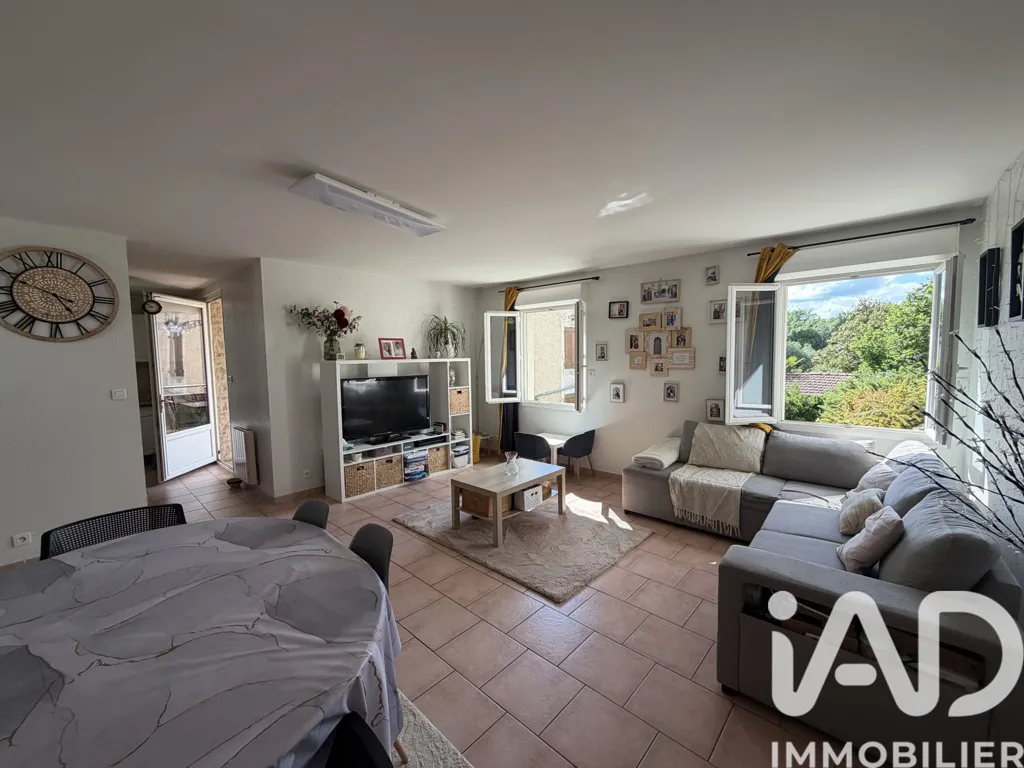 Söögituba - Charming Townhouse with Balcony in Vars