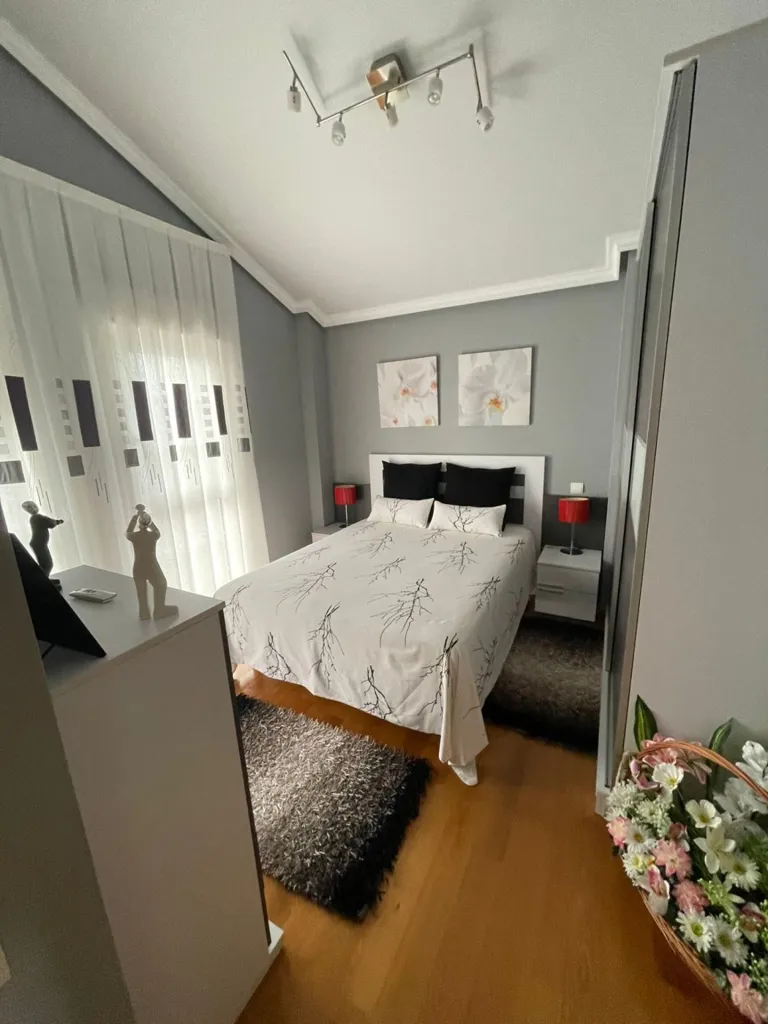 Bedrooms - Chalet with Large Garden in Barcena de Cicero