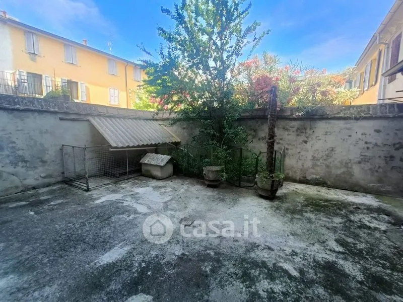 Aed - Townhouse with Piazza View in Brescello