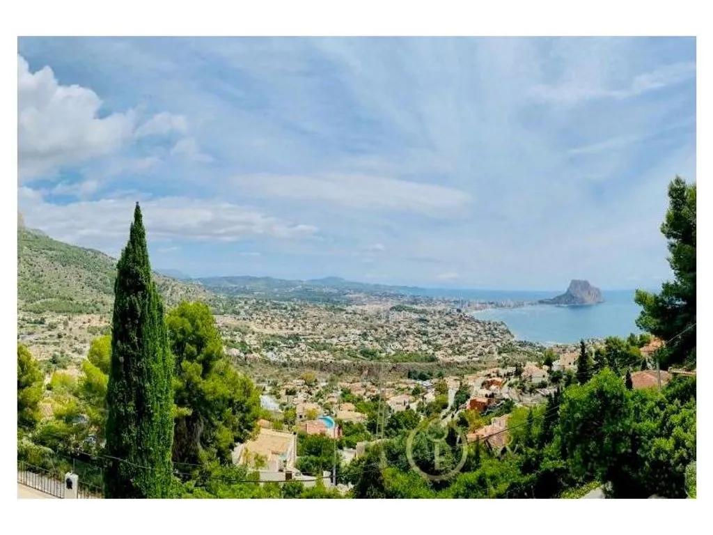Modern Villa with Sea Views in Calpe