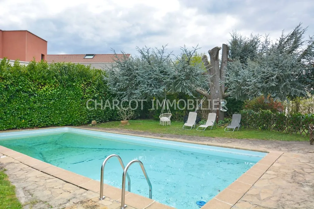 Piscina - Luxury House with Pool in Lyon