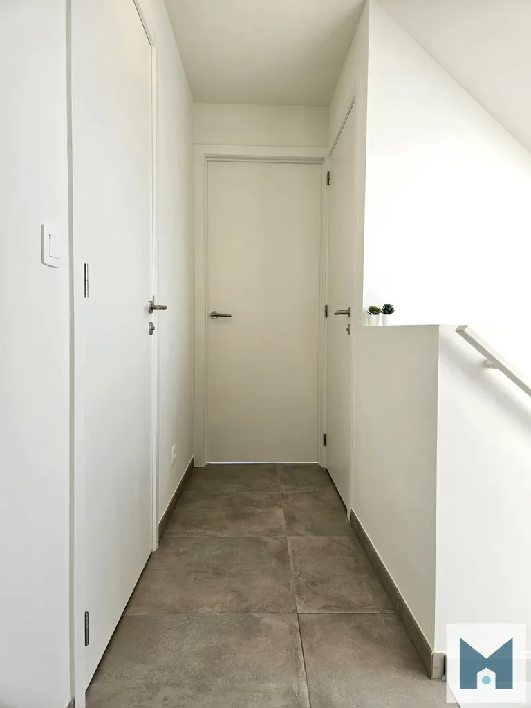 hallway_entrance