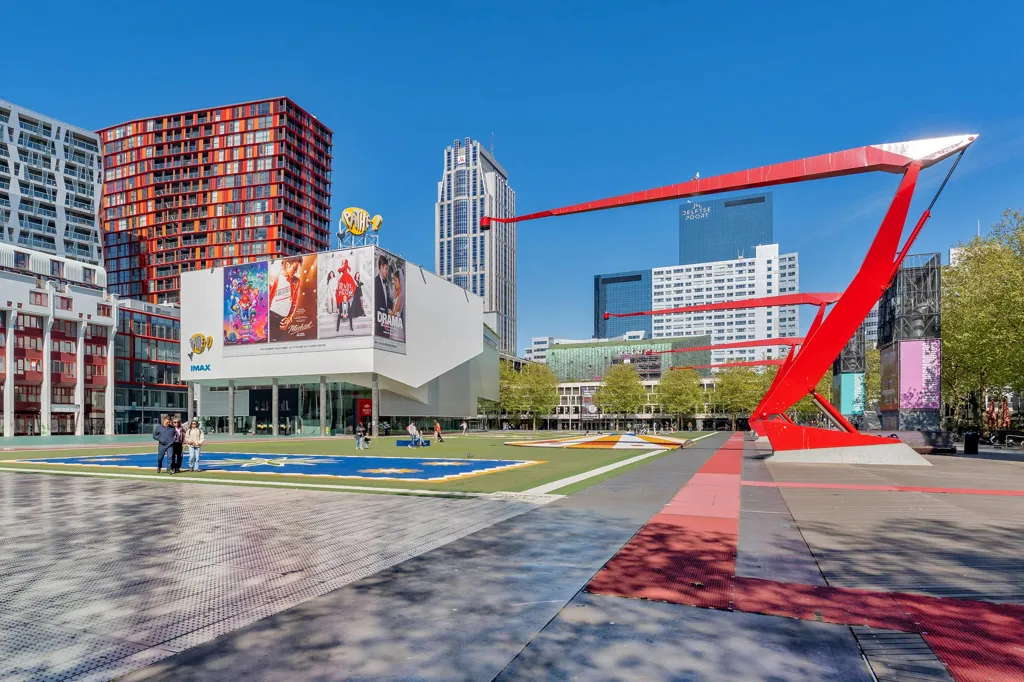 Galerie Flat with Skyline View in Rotterdam