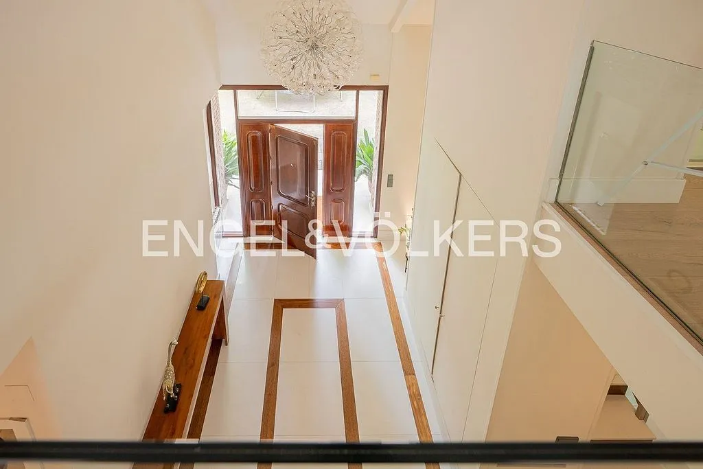 hallway_entrance