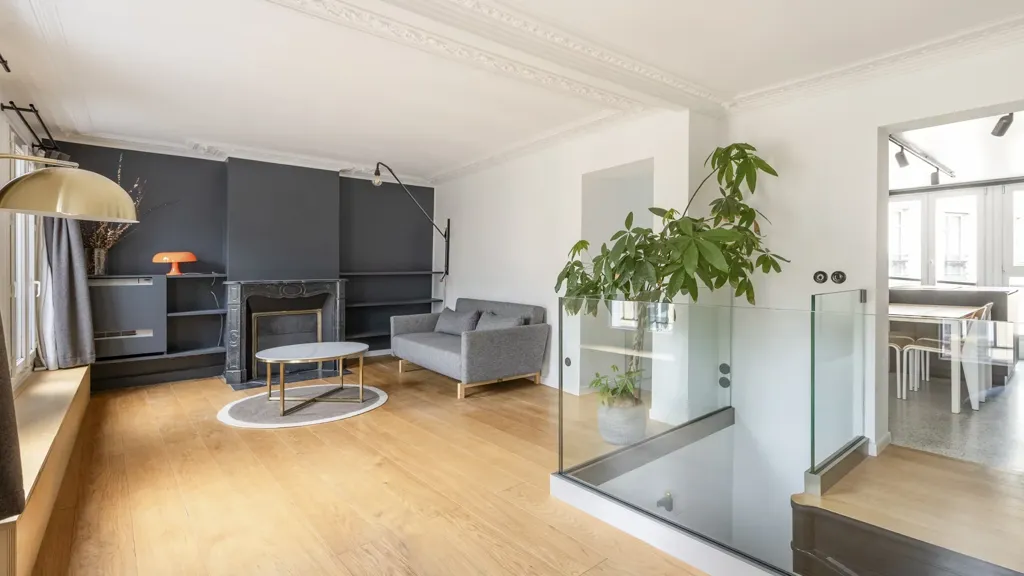 Soggiorno - Luxury Duplex with Balcony in Paris 9th
