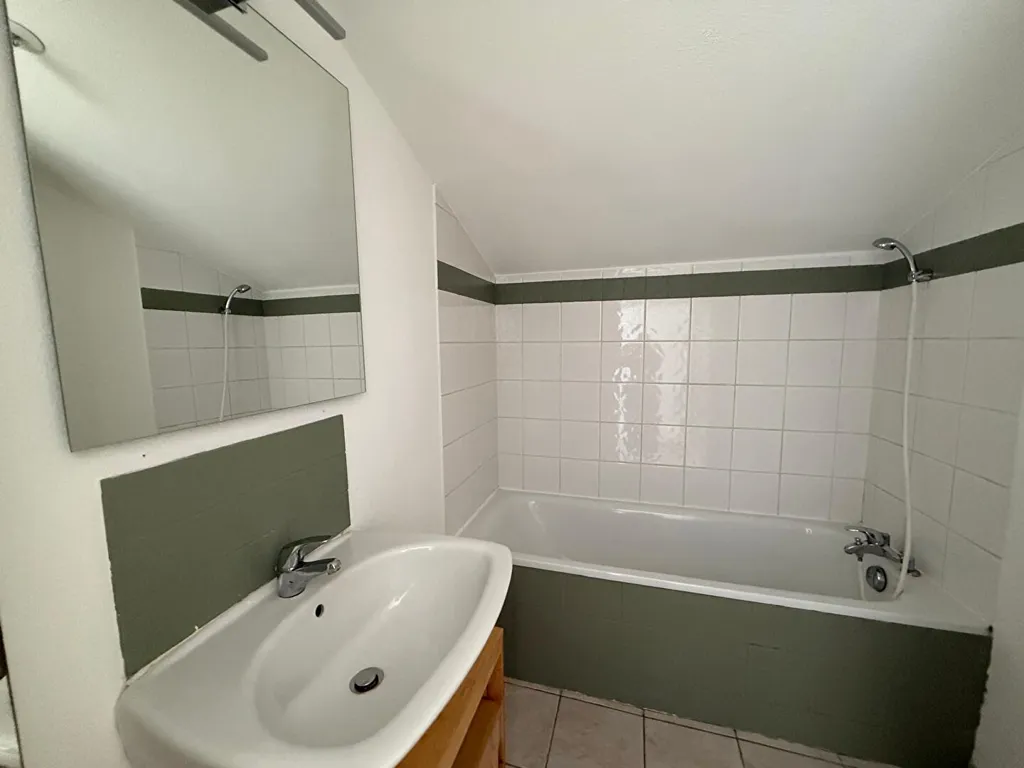 Bagni - Duplex Apartment with Balcony in Muret