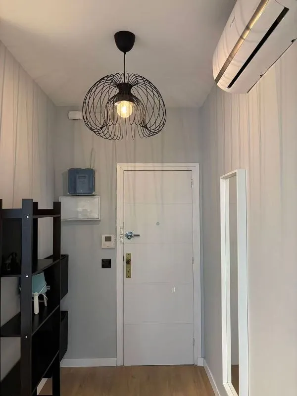 Esik - Ample Apartment with Balcony in Eixample