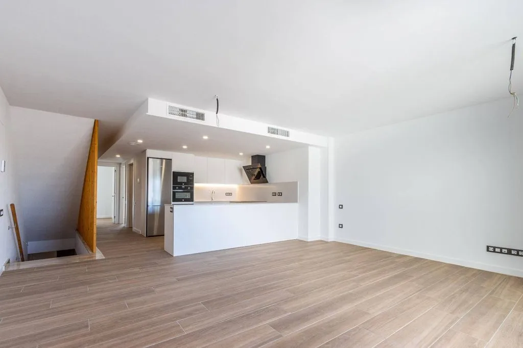 Elutuba - New Detached House with Terrace in Viladecavalls