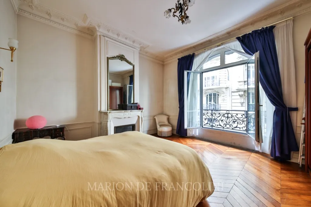 Bedrooms - Haussmannian Apartment with Parking in Ternes