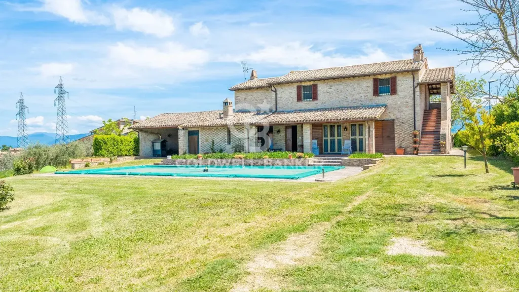 Bassein - Villa with Pool in Monte Pennino