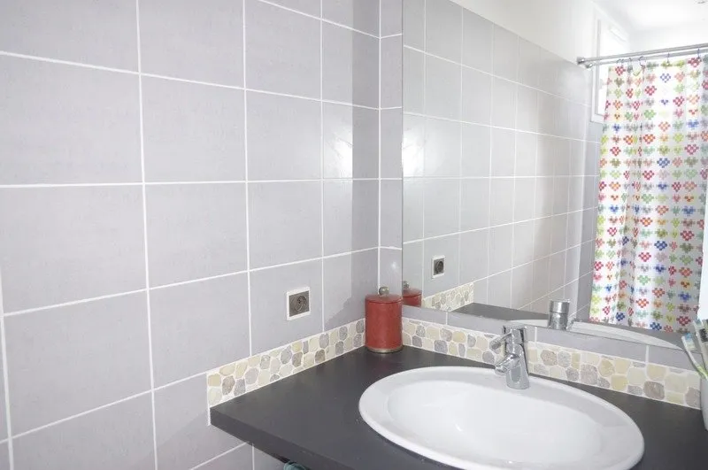 Salles de bain - Propriété avec Vue Panoramique à Peyrusse-Vieille