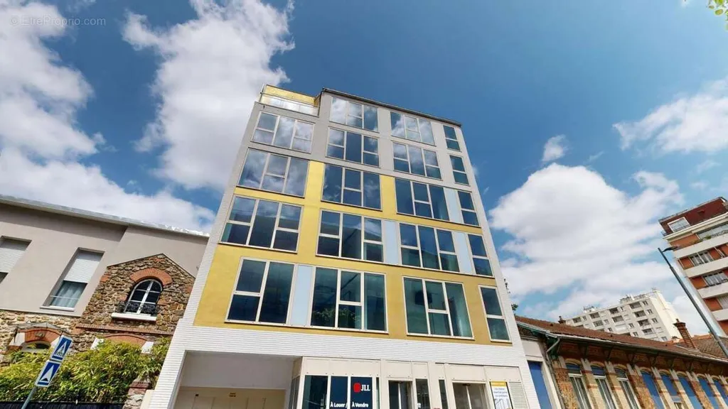 Välivaade - Office Building with Terraces in Vanves