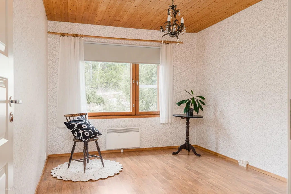Chambres - 1980s Cottage with River Access in Kellahti, Pori