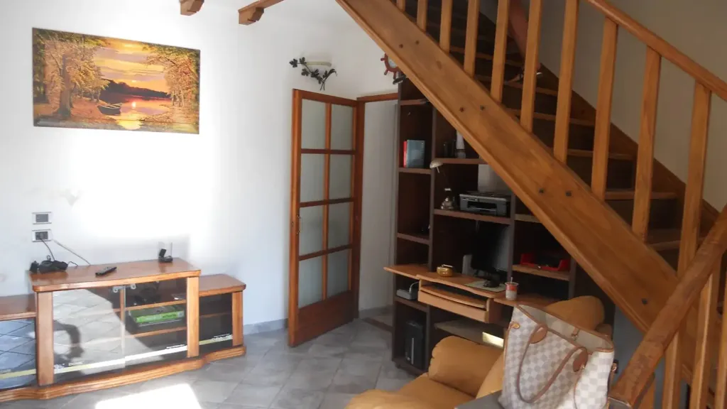Pièces - Rustic Terraced House with Balcony in Montespertoli