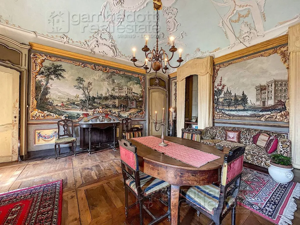 Dining Room - Historic Villa with Garden in Barge